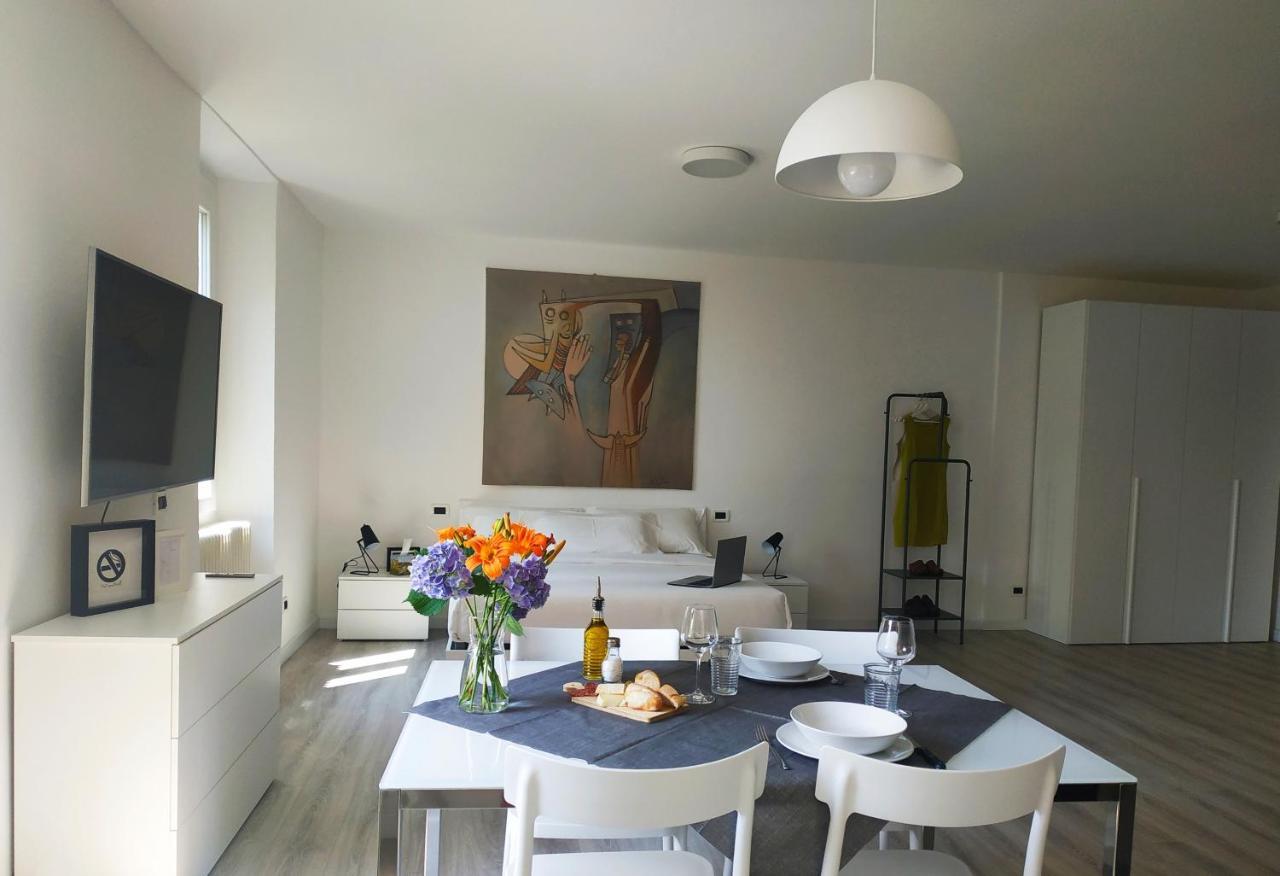 Le Campane Studio Apartment Bellagio Exterior photo